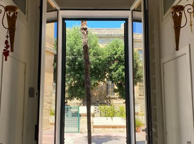 Nina Bed & Breakfast