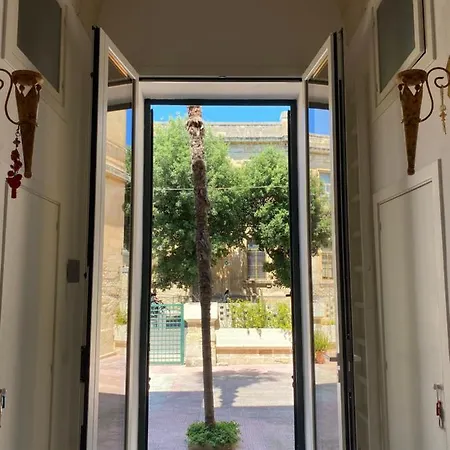 Nina Bed & Breakfast