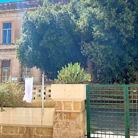 Nina Bed & Breakfast 3*